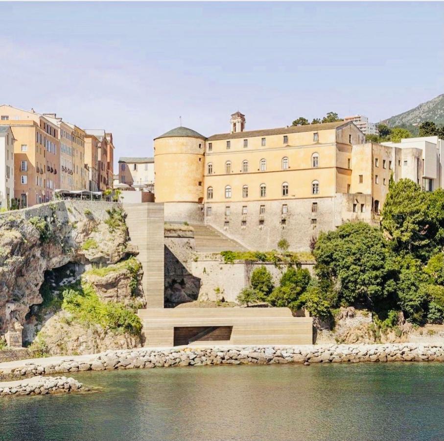 Casa Mantinum Au Coeur De La Citadelle Apartment Bastia  Exterior photo