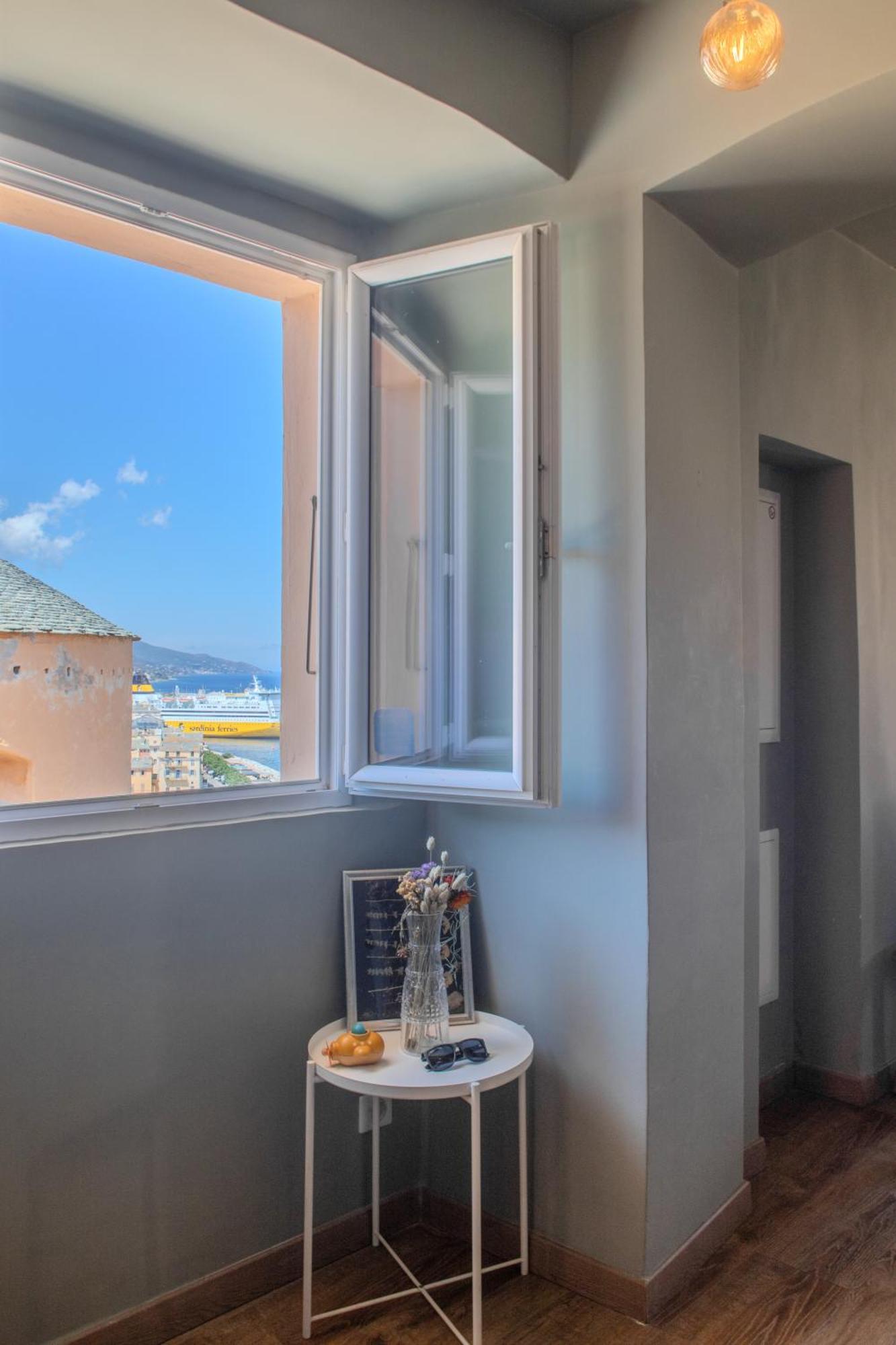 Casa Mantinum Au Coeur De La Citadelle Apartment Bastia  Exterior photo